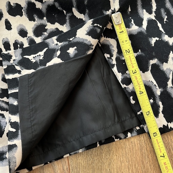 Mossimo slim animal print pencil skirt with pockets - Picture 3 of 5